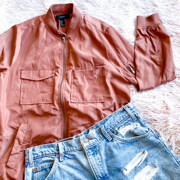 Forever 21 Jackets & Blazers - ✨ Forever 21 Bomber Jacket